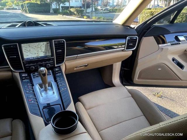2016 Porsche Panamera 4