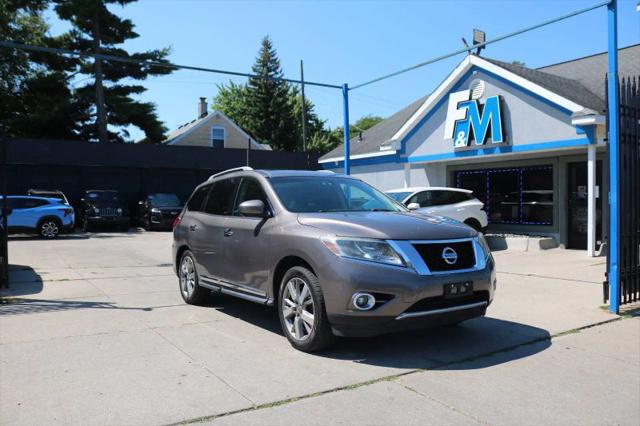 2013 Nissan Pathfinder Platinum for sale in Detroit, MI