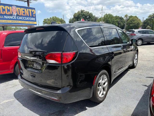 2017 Chrysler Pacifica Touring-L