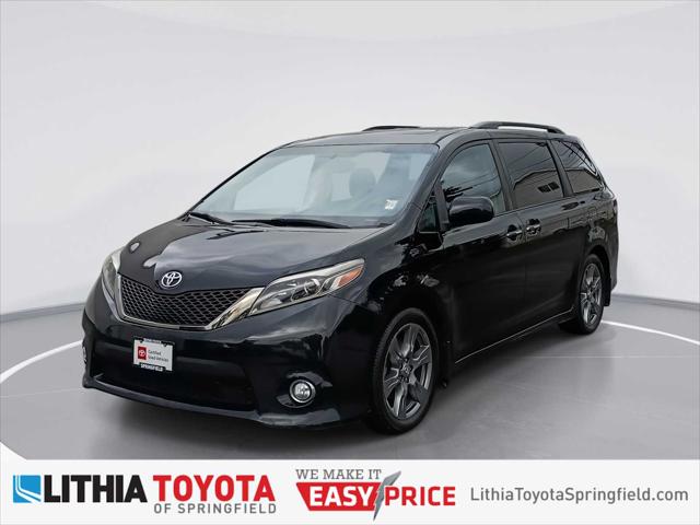2017 Toyota Sienna SE 8 Passenger for sale in Springfield, OR