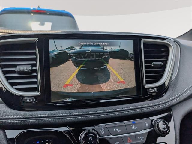2027 Chrysler Pacifica Limited