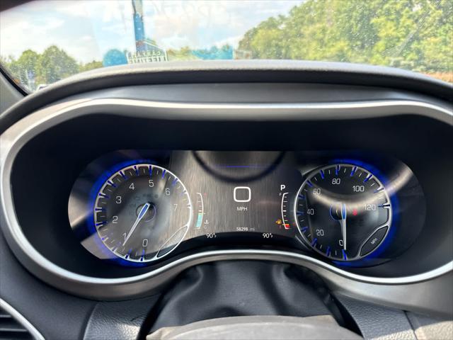 2025 Chrysler Pacifica Select