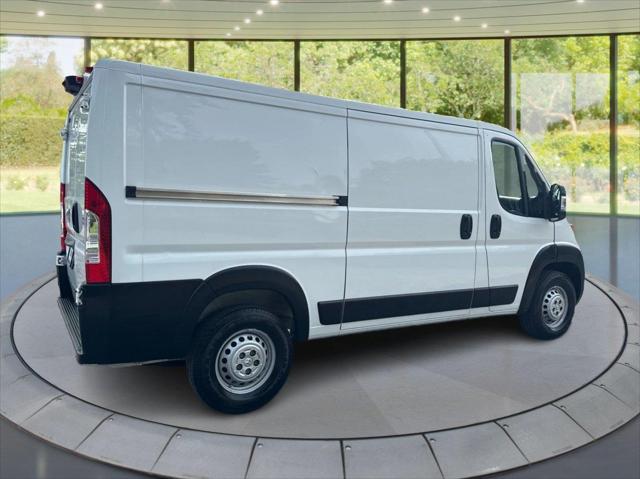 2025 RAM ProMaster 2500 Cargo Van Tradesman Low Roof 136 WB w/Pass Seat