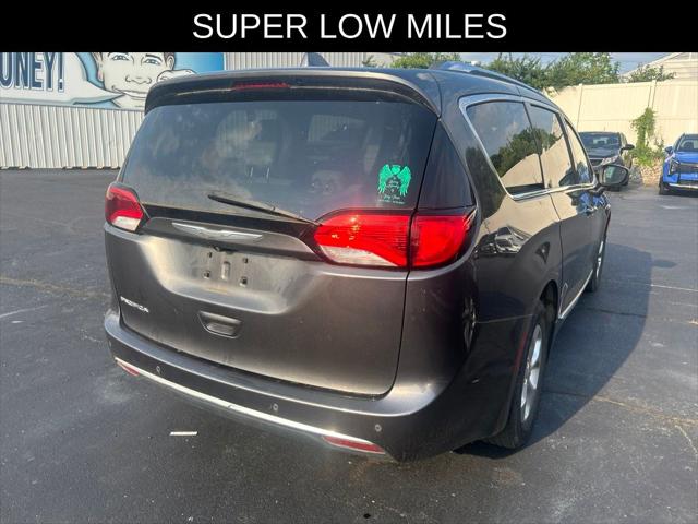 2017 Chrysler Pacifica Touring-L Plus