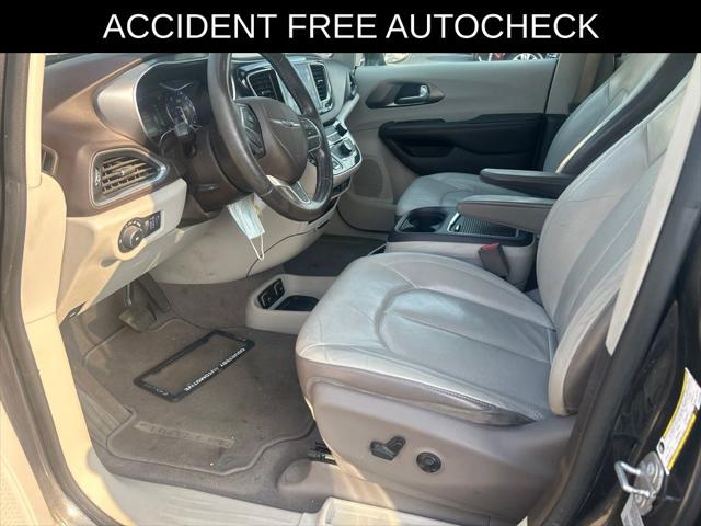 2017 Chrysler Pacifica Touring-L Plus