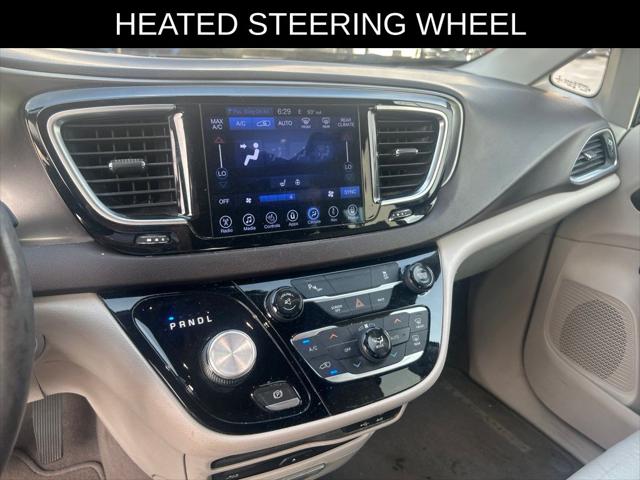 2017 Chrysler Pacifica Touring-L Plus