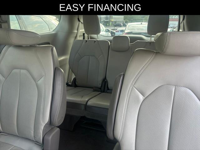 2017 Chrysler Pacifica Touring-L Plus
