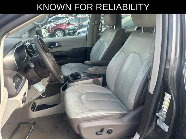 2017 Chrysler Pacifica Touring-L Plus