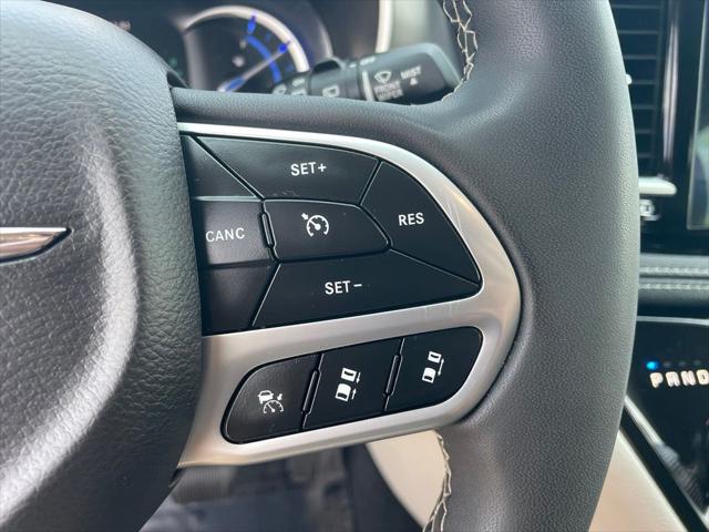 2023 Chrysler Pacifica Hybrid Touring L