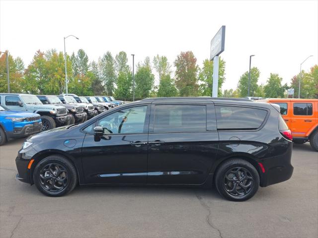 2023 Chrysler Pacifica Hybrid Limited
