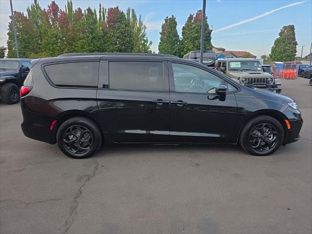 2023 Chrysler Pacifica Hybrid Limited