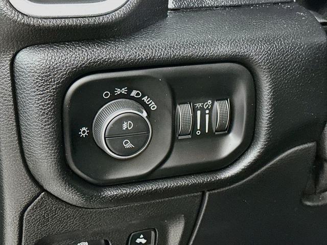 2019 Ram 1500 Big Horn/Lone Star Crew Cab 4x4 57 Box