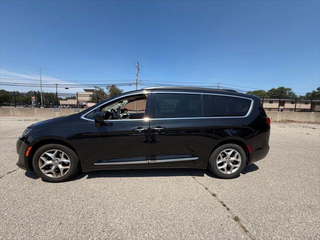 2017 Chrysler Pacifica Touring-L