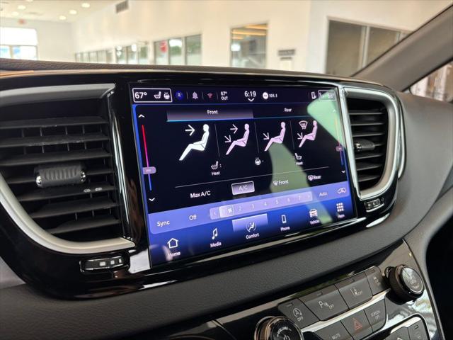 2025 Chrysler Pacifica Select