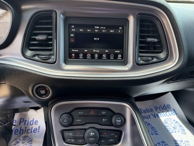 2021 Dodge Challenger SXT