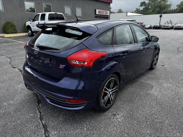 2016 Ford Focus ST 4dr Hatchback