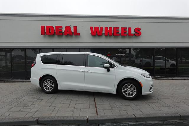 2023 Chrysler Pacifica Touring L for sale in Sioux City, IA