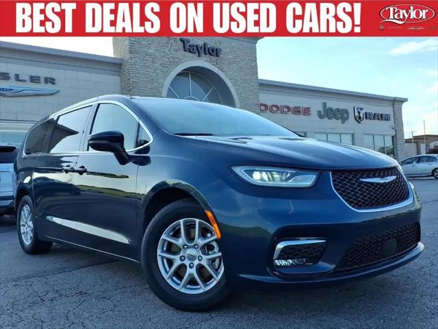 2023 Chrysler Pacifica Touring L for sale in Bourbannais, IL