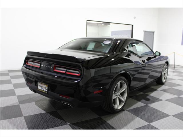 2017 Dodge Challenger SXT