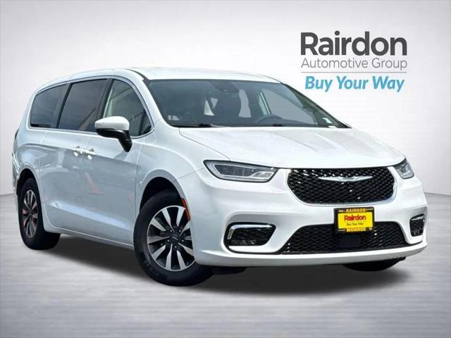 2023 Chrysler Pacifica Hybrid Touring L for sale in Burlington, WA