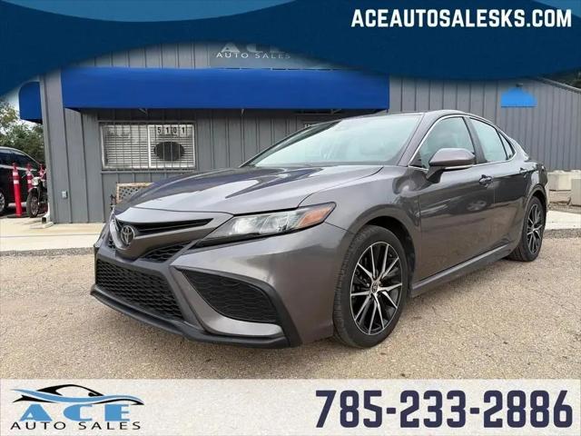 2022 Toyota Camry SE for sale in Topeka, KS