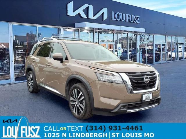 2023 Nissan Pathfinder Platinum 4WD for sale in St. Louis, MO