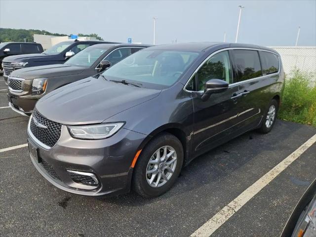 2023 Chrysler Pacifica Touring L for sale in Jackson, MI