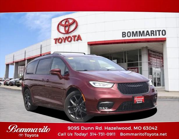 2021 Chrysler Pacifica Touring L for sale in Hazelwood, MO