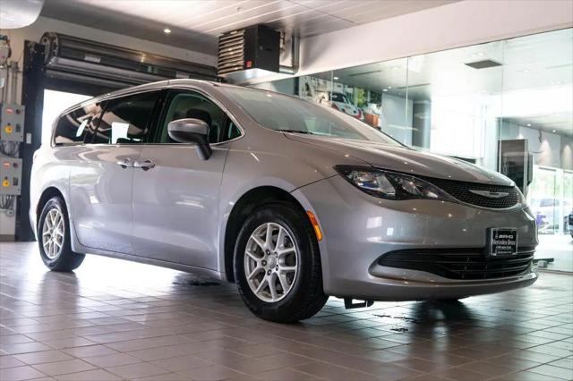 2017 Chrysler Pacifica Touring for sale in Glendale, WI