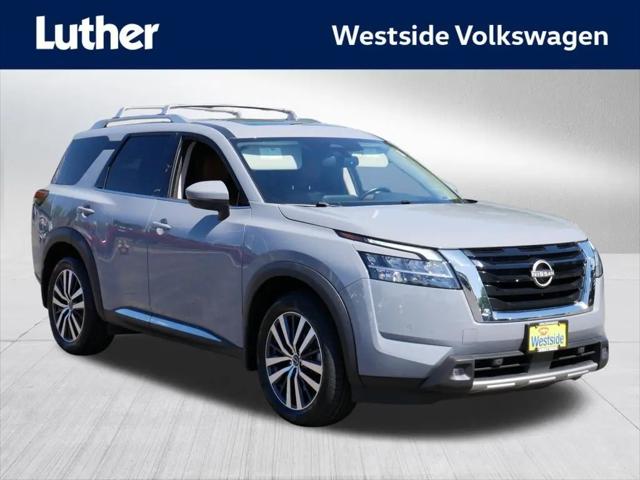 2022 Nissan Pathfinder Platinum 4WD for sale in Minneapolis, MN
