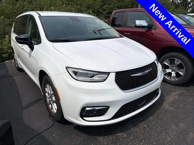 2024 Chrysler Pacifica Touring L for sale in Merrill, WI
