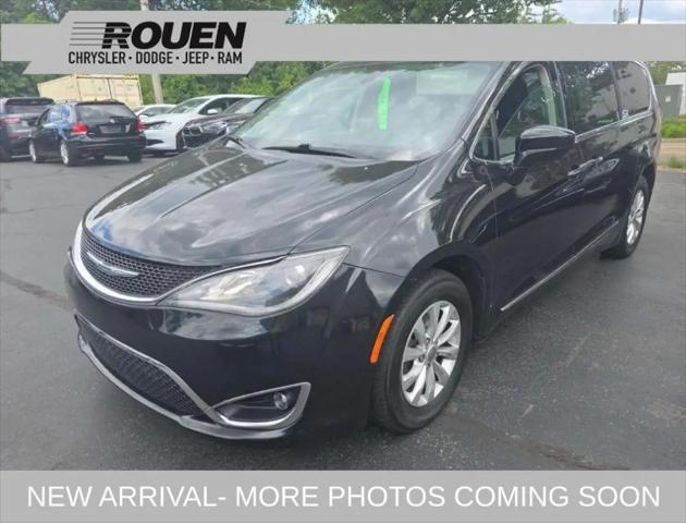2018 Chrysler Pacifica Touring L for sale in Woodville, OH