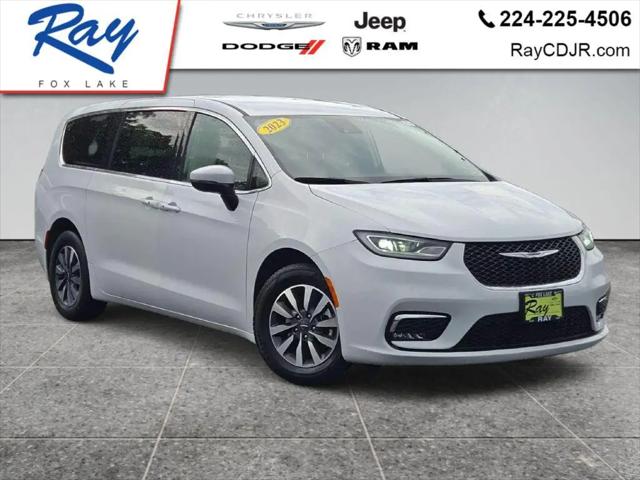 2023 Chrysler Pacifica Hybrid Touring L for sale in Fox Lake, IL