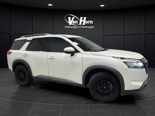 2023 Nissan Pathfinder SL 4WD for sale in Sheboygan, WI