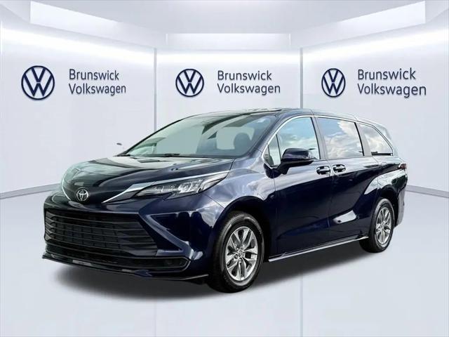 2026 Toyota Sienna LE for sale in Brunswick, OH