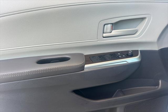 2024 Toyota Sienna LE