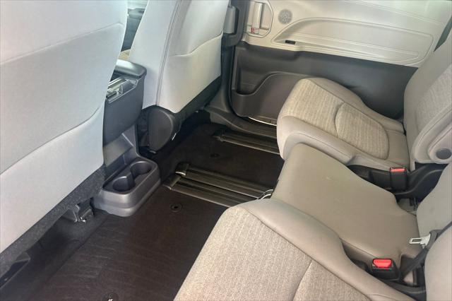 2024 Toyota Sienna LE