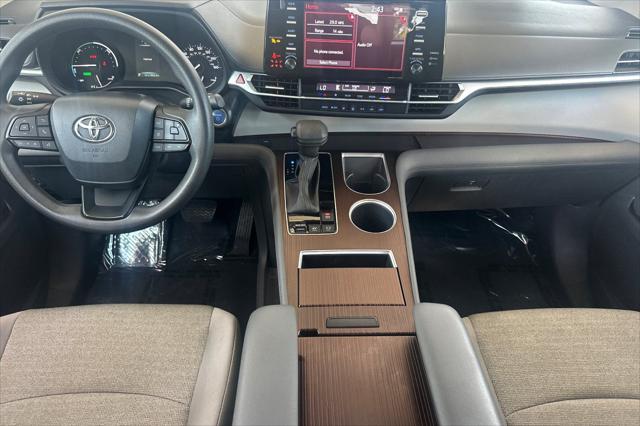 2024 Toyota Sienna LE