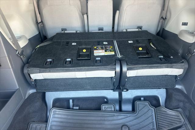 2024 Toyota Sienna LE