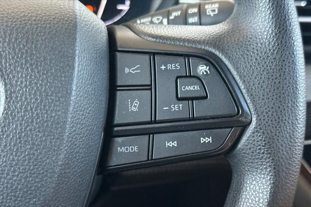 2024 Toyota Sienna LE