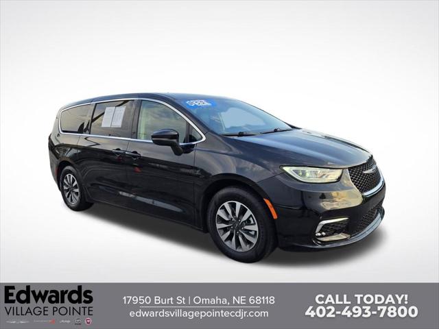 2023 Chrysler Pacifica Hybrid Touring L for sale in Omaha, NE