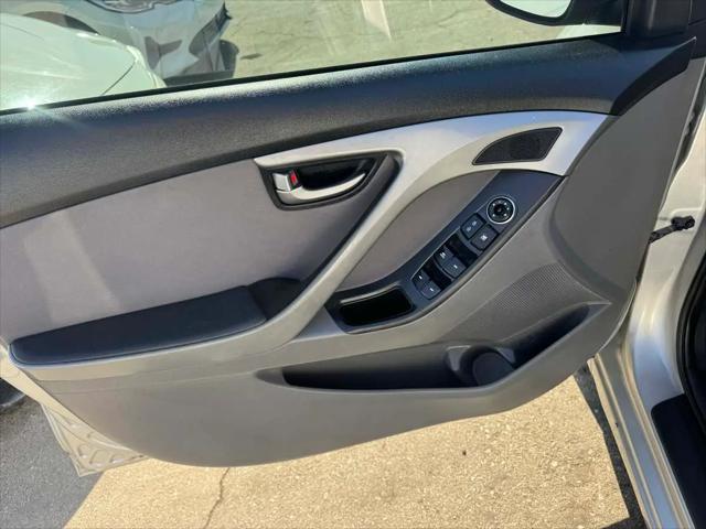2015 Hyundai Elantra SE