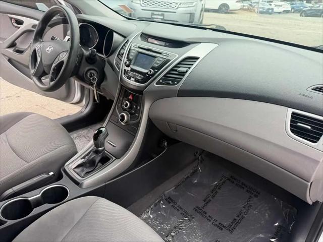 2015 Hyundai Elantra SE