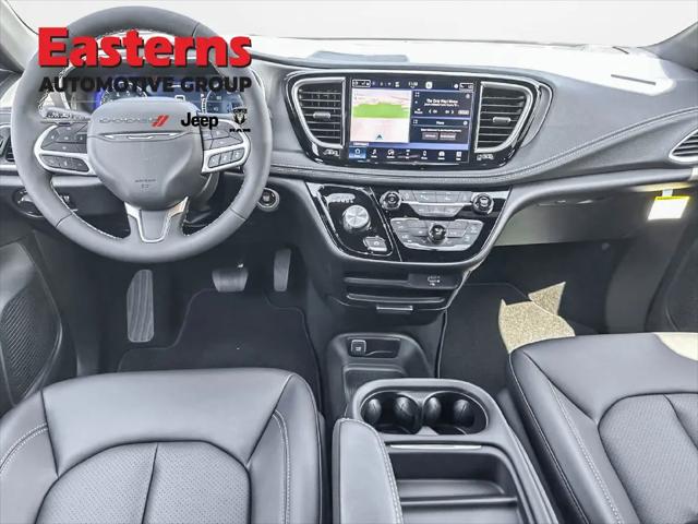 2027 Chrysler Pacifica Select AWD
