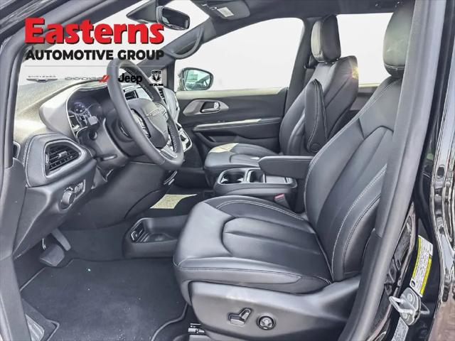 2027 Chrysler Pacifica Select AWD