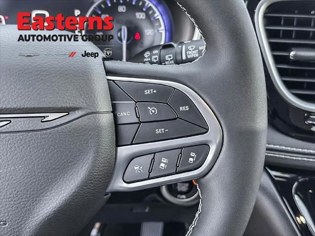 2027 Chrysler Pacifica Select AWD