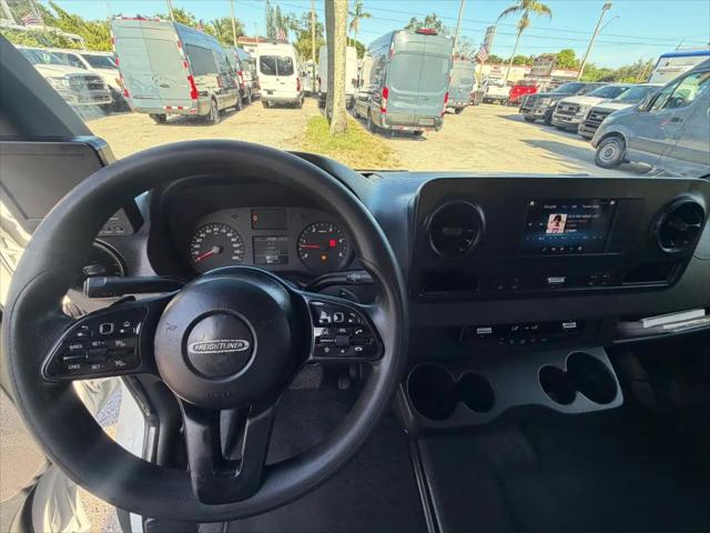 2019 Freightliner Sprinter Standard Roof V6