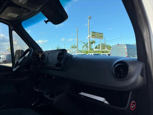 2019 Freightliner Sprinter Standard Roof V6