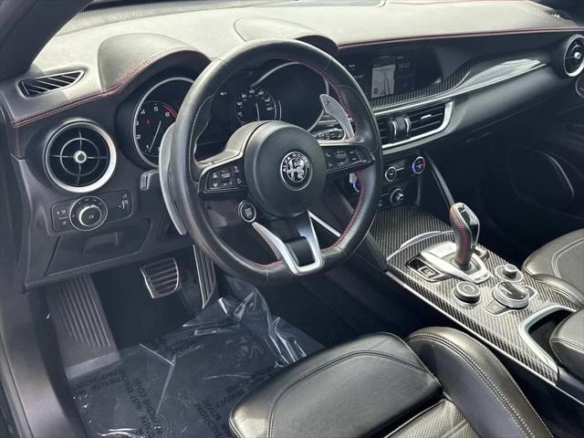 2023 Alfa Romeo Stelvio Estrema AWD 2023 Alfa Romeo Stelvio Estrema AWD
