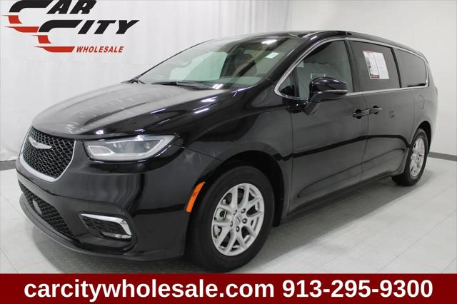 2025 Chrysler Pacifica Select for sale in Shawnee, KS